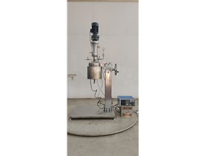 5L不銹鋼電加熱手動(dòng)升降翻轉(zhuǎn)實(shí)驗(yàn)釜已完工發(fā)往大連