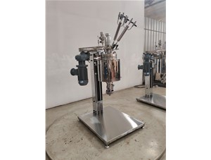 5L不銹鋼手動(dòng)升降翻轉(zhuǎn)反應(yīng)釜已完工發(fā)往大連